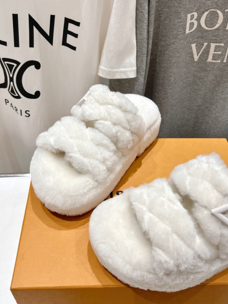 Louis Vuitton Slippers